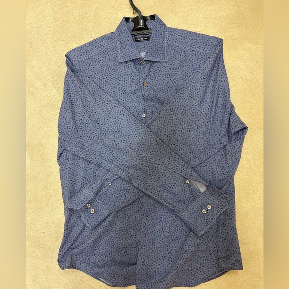 Saks LIKE NEW shirt, color is like the picture with the entire shirt showing. - Picture 3 of 3